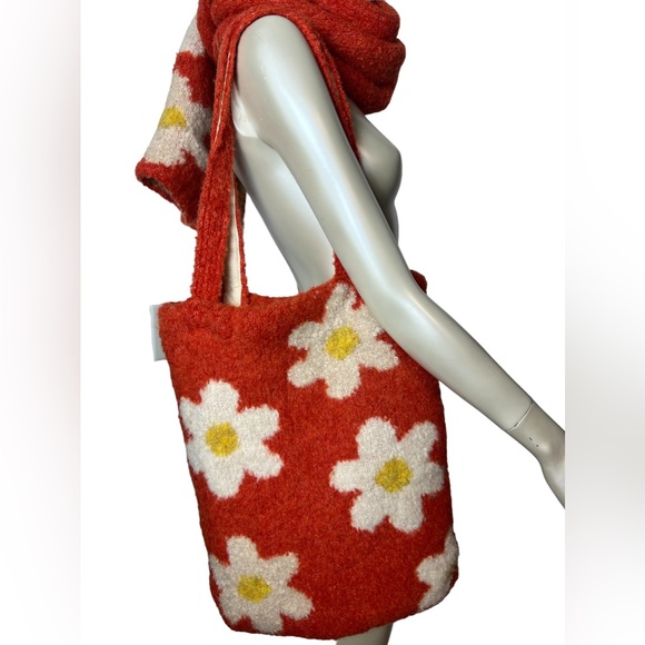 Free People Floral a tote and Scarf - Picture 4 of 16